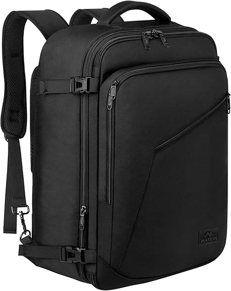 6. Nomatic Navigator Backpack